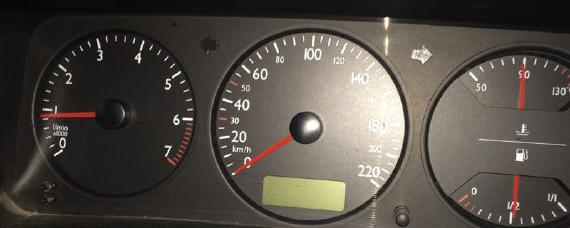 熄火不关大灯灯不亮也耗电吗