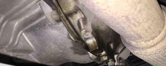 车前轮咯噔咯噔的响