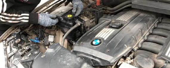 发动机漏水是什么原因