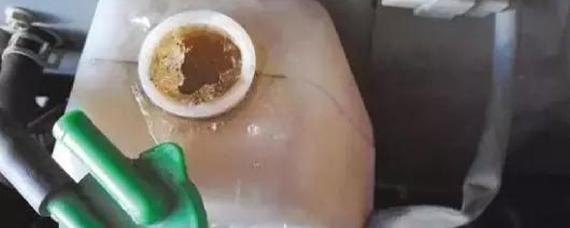 汽车水箱冻了怎么解冻