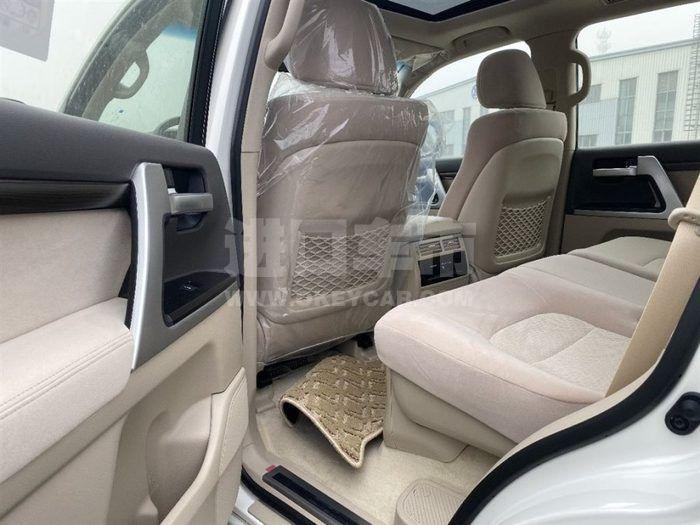 f_900x675_0_q87_autohomecar__ChsEmF5V7VCALcLLAAIZ6RjQtdg773