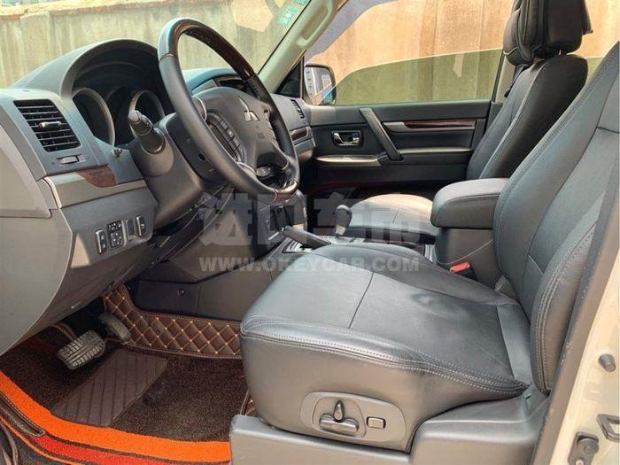 f_900x675_0_q87_autohomecar__ChsEmF7N7zKAeZqaAAJOVWeUyeQ524