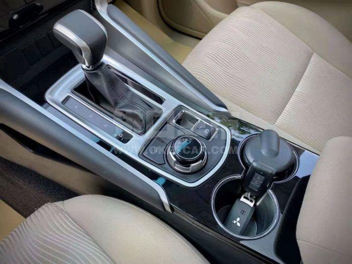 f_900x675_0_q87_autohomecar__ChcCRF4d272AKbAQAAH_HMDBVVQ853