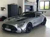 近日，一组梅赛德斯-AMG GT Black Series实车图在网上曝光。新车相比普通版AMG GT无论是外观还是动力都有较大幅度...
