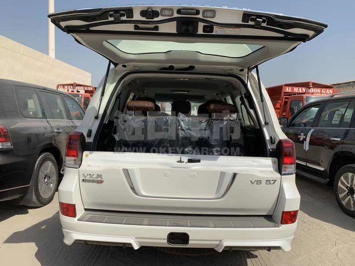 9400702_11045355949910021