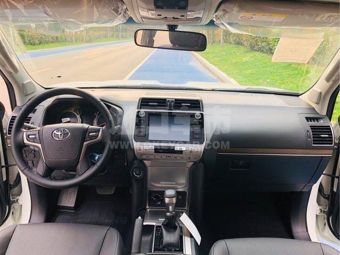 f_900x675_0_q87_autohomecar__ChsEn19eyROAWIhhAAI1BizGwN0866