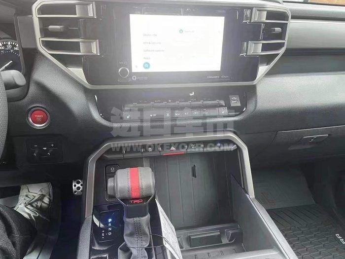 5050106_14082345343110127