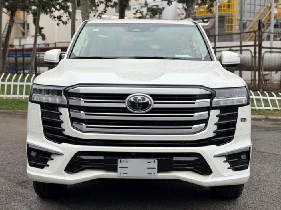 2025款中东版酷路泽LC300配置表现非常高端