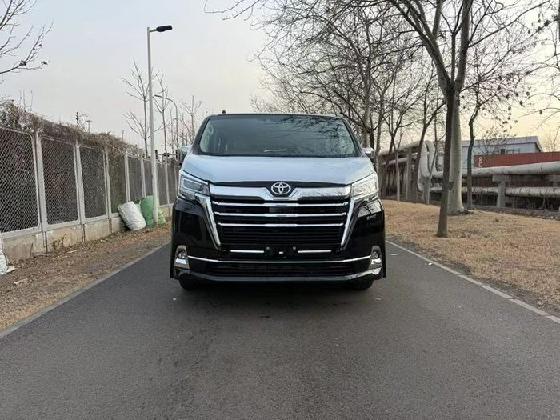 26款格兰维亚2.8T柴油，舒适安全一步到位