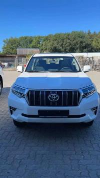 2023款 丰田霸道2800 2.8T 柴油 九气 底挂 天窗