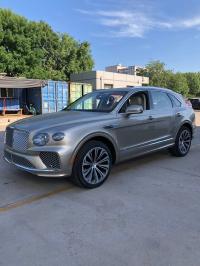 2022款 宾利添越 4.0T 五座