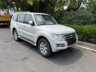 2022款 三菱帕杰罗V93 3.0L GLS 织物 联系方式：15510877887（同微信）崔经理 价格可能随时有变动 欢迎咨询 全国可分期