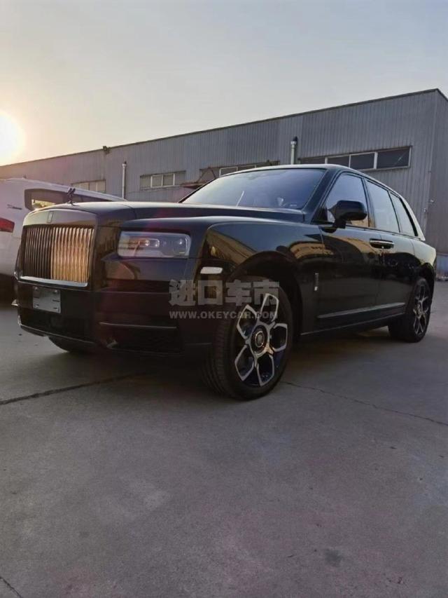 欧版2022款 劳斯莱斯库里南(Cullinan) 6.7T Black Badge