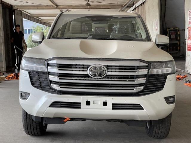 中东版2023款 丰田酷路泽4000 4.0L GX-R 八气 20轮