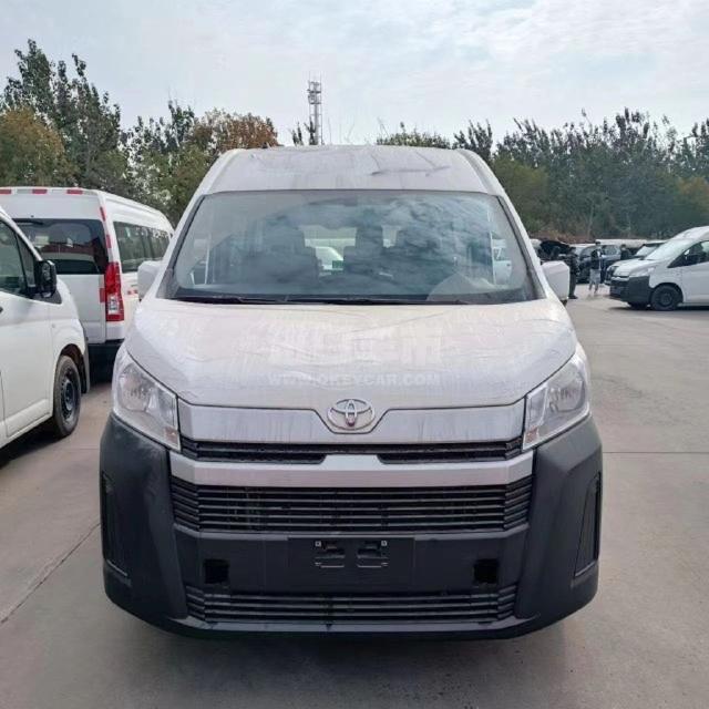 中东版2022款 丰田海狮 3.5L 自动 13座
