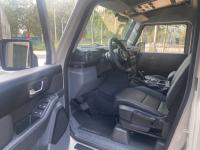 INEOS(英力士)Grenadier掷弹兵