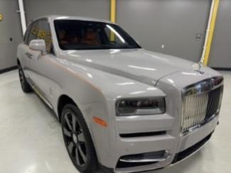 2022款 劳斯莱斯库里南(Cullinan)6.7T 标准型 天津港最低价格！请联系周经理 18722211722 （同微信） 