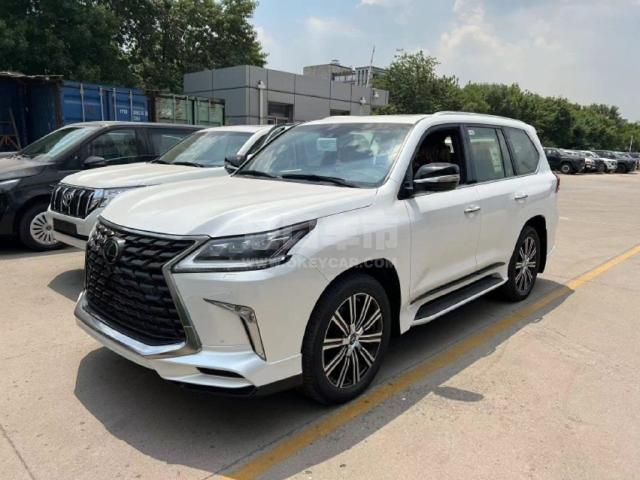 中东版2021款 雷克萨斯LX570 限量 S 黑曜