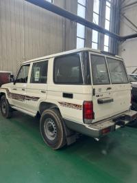 2023款 丰田酷路泽LC76 4.5T LC76 柴油 铁轮