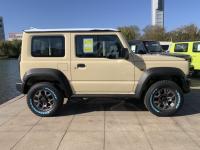 2024款 铃木吉姆尼 1.5L 三门 自动 顶配GLX