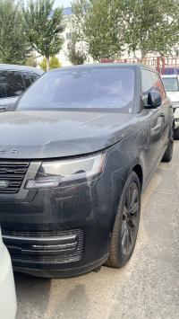 2023款 路虎揽胜行政 4.4T P530 汽油 SE 长轴 7座