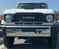 2024款 丰田酷路泽70系列 2.8T LC71 柴油 铁轮 卤素大灯