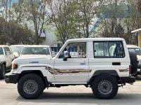 24款 2.8T LC71 柴油 铁轮 卤素大灯