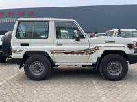 24款 2.8T LC71 柴油 铁轮 卤素大灯