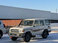 2023款 丰田酷路泽LC76 4.5T LC76 柴油 铁轮