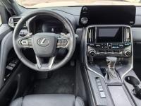 23款 LX600 7座 Premium高级