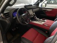 24款 LX600 7座 F-Sport运动