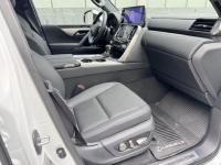 24款 LX600 7座 F-Sport运动