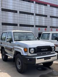 2024款 丰田酷路泽70系列 2.8T LC71 柴油 铁轮 卤素大灯