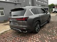 24款 LX600 7座 F-Sport运动