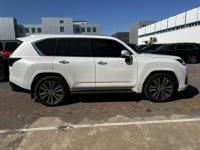 24款 LX600 7座 Luxury豪华