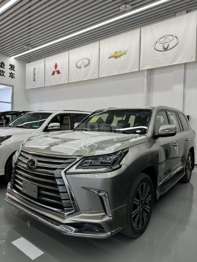 中东版2021款 雷克萨斯LX570 铂金版