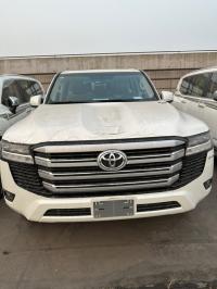 2024款 丰田酷路泽4000 4.0L GX-R 4气 18轮