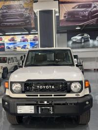 2024款 丰田酷路泽70系列 2.8T LC71 柴油 铁轮 卤素大灯