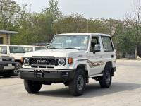 2024款 丰田酷路泽70系列 2.8T LC71 柴油 铁轮 卤素大灯