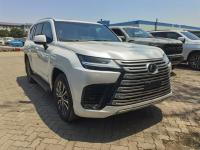 2024款 雷克萨斯LX600 7座 Premium高级 标准型