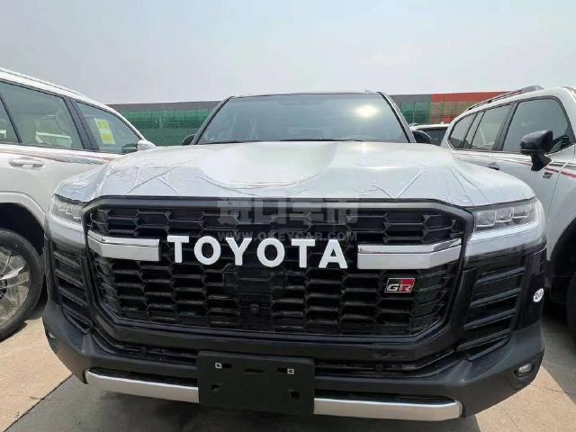 中东版2024款 丰田酷路泽3500 3.5T GR-Sport 天窗 抬显 后娱 雷测