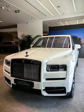 2024款 劳斯莱斯库里南(Cullinan) 6.7T Black Badge 贵宾热线18622901333视频验车 全国分期 全国上牌 定金发车