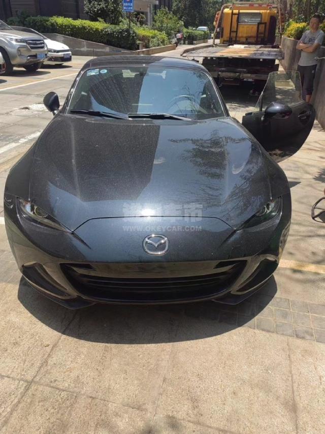 墨版2022款 马自达MX-5 2.0L 自动 硬顶敞篷