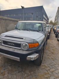 2022款 丰田FJ酷路泽 4.0L GX-R 两气 蠕行 大屏 气泵