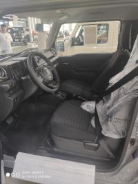 2024款 铃木吉姆尼 1.5L 三门 自动 顶配GLX