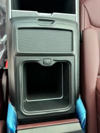 路虎揽胜行政3.0汽油