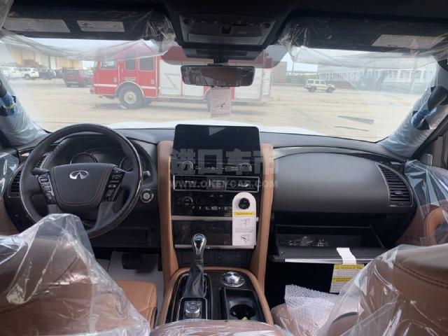 中东版2023款 英菲尼迪QX80 5.6L 四驱 Luxe Sensory 7座