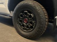 2024款 丰田红杉3.5T 混动 四驱 TRD Pro