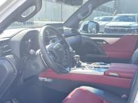 24款 LX600 7座 F-Sport运动