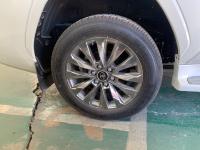 2023款 丰田酷路泽3300 3.3T 柴油 GX-R